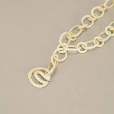 Jewelry - Courbe short necklace in blond horn - L INDOCHINEUR X RIVÊT