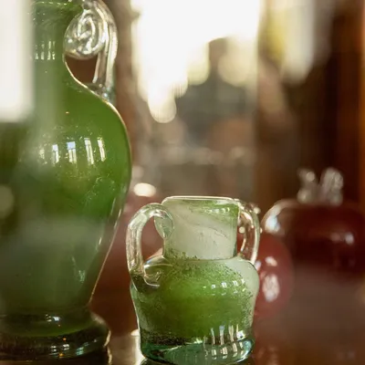 Vases - Vase Bloom en verre soufflé, vert, petit - ANTHOLOGIST