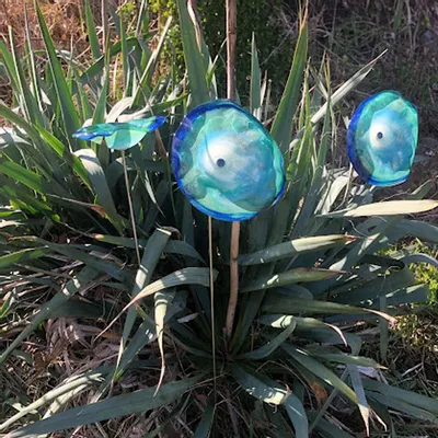 Floral decoration - Medium Blue-Green Glass Flower (50cm stem) - CARNEOL GLASS