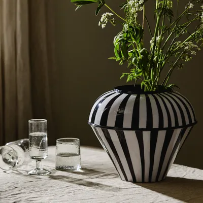 Vases - SIPURA vase - black/white - NORDAL