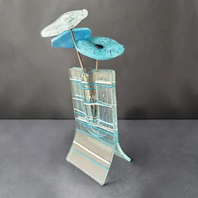 Vases - Petit vase rayé de 8 x 13 cm avec 3 petites fleurs en L, bleu-blanc - CARNEOL GLASS