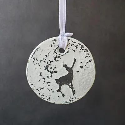 Christmas garlands and baubles - Small rustic Christmas hanger with a reindeer 5 cm - CARNEOL GLASS