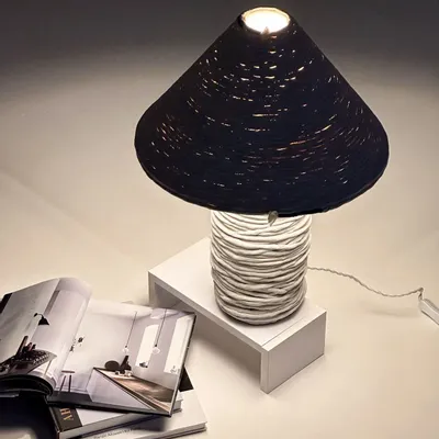 Lampes de table - Lampe de table Nava — Base en cordon de coton et finition patinée scul - PLETOSTUDIO