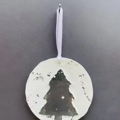 Christmas garlands and baubles - Large white rustic Christmas hanger with angel - CARNEOL GLASS
