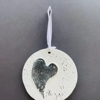 Christmas garlands and baubles - Christmas tree ornament in white-black colour - CARNEOL GLASS