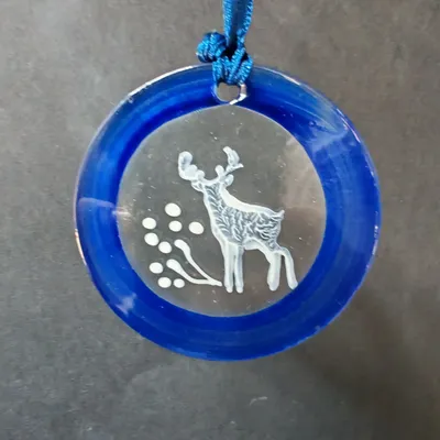 Autres décorations de Noël - Décoration en verre représentant un renne bleu peint à la main - CARNEOL GLASS