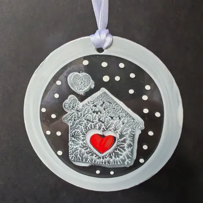 Other Christmas decorations - White hand-painted home-shaped glass ornament - CARNEOL GLASS