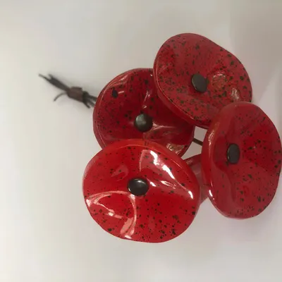 Décorations florales - Petite fleur en verre pour l'extérieur, rouge et noir, sur tige flexible - CARNEOL GLASS