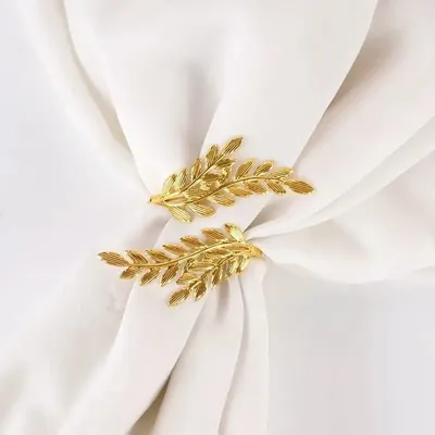 Christmas table settings - Napkin ring - Double Leaf - Silver or Gold - SOSTRAW & SMARTTHINGS