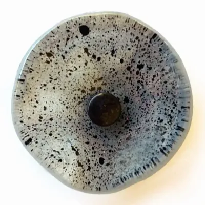 Floral decoration - Round small glass flower for outdoor use in grey, black colour with 43 cm stainless steel stem - CARNEOL GLASS