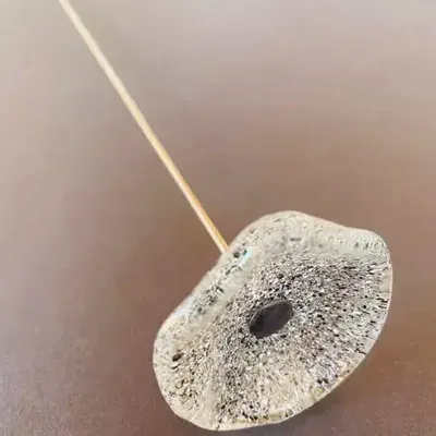 Décorations florales - Petite fleur ronde de couleur transparente, blanche et noire - CARNEOL GLASS