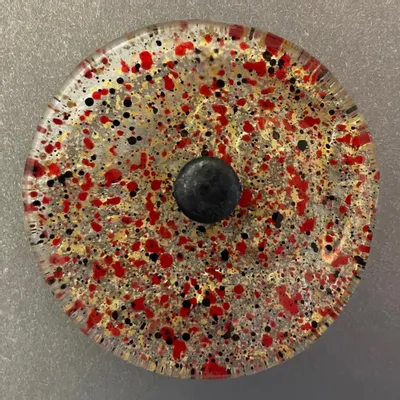 Décorations florales - Petite fleur ronde en verre pour l'extérieur de couleur transparente, rouge, noire, dorée avec tige en acier inoxydable de 43 cm - CARNEOL GLASS