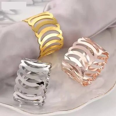 Christmas table settings - Napkin ring - Geometric 3 - Silver or Gold - SOSTRAW & SMARTTHINGS
