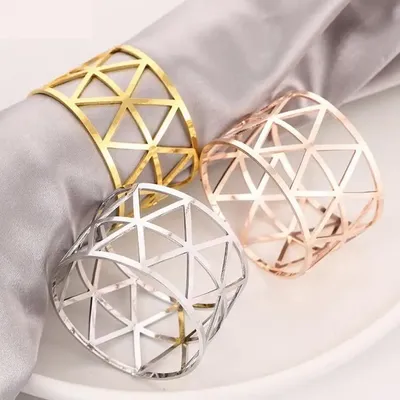 Christmas table settings - Napkin ring - Geometric 1 - Silver or Gold - SOSTRAW & SMARTTHINGS