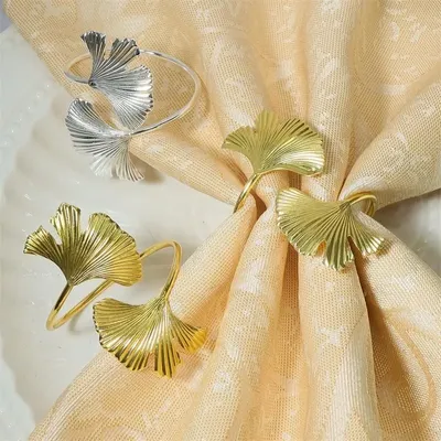 Christmas table settings - Napkin ring - ginkgo leaf - silver or gold - SOSTRAW & SMARTTHINGS