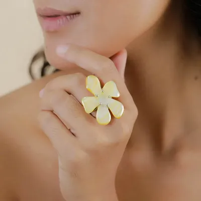 Bijoux - Bague ajustable fleur nacre dorée - Fioria - NATURE BIJOUX