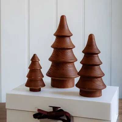 Christmas table settings - Wooden Small Brown Christmas Tree - WE LOVE SEASONS