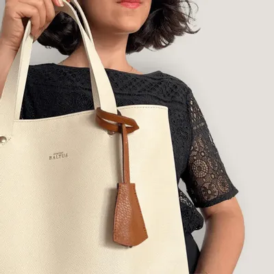 Petite maroquinerie - Lien Lampe LED en cuir – Éclairez votre sac avec style - ATELIER BALTUS