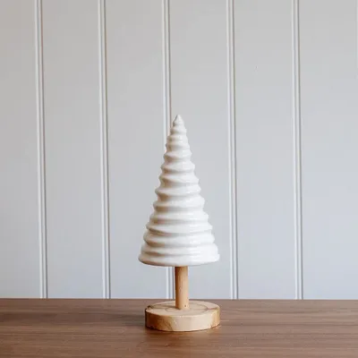 Christmas table settings - Ceramic Small White Christmas Tree - WE LOVE SEASONS