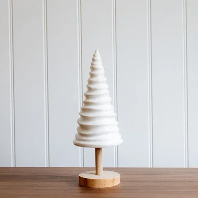 Christmas table settings - Ceramic Large White Christmas Tree - WE LOVE SEASONS