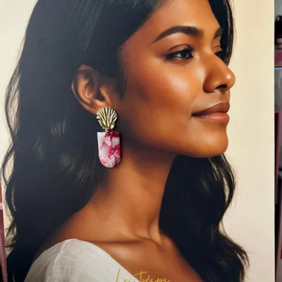 Jewelry - JANELLE raspberry shell earrings - LES TRÉSORS DE CIA