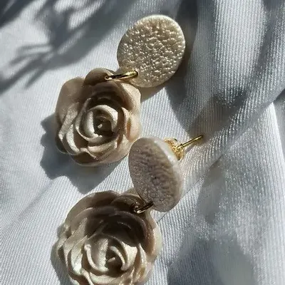 Bijoux - Boucles d’oreilles pendantes fleurs ROSALIA - LES TRÉSORS DE CIA