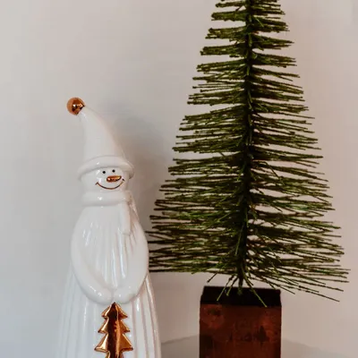 Décorations pour tables de Noël - Bonhomme de neige blanc et doré en céramique - WE LOVE SEASONS