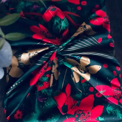 Gifts - Reusable Gift Wrap Satin Luxe – Deer with its Reflection - CARÉDEAU PAPIER CADEAU RÉUTILISABLE