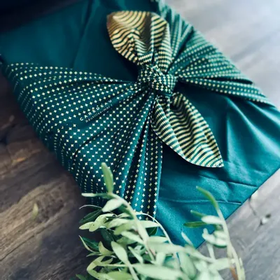 Gifts - Reusable Gift Wrap – Southern Star Green - CARÉDEAU PAPIER CADEAU RÉUTILISABLE