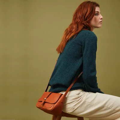 Bags and totes - Jay - Small Leather Crossbody Bag in Grainy Tan - MIMI BERRY