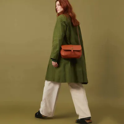 Bags and totes - Merlin - Large Crossbody Leather bag in Grainy Tan - MIMI BERRY