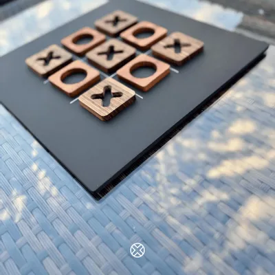 Cadeaux - Plateau de jeu Tic Tac Toe - Bois d'Ovangkol et d'acajou africain - SHALL WE PLAY A GAME?
