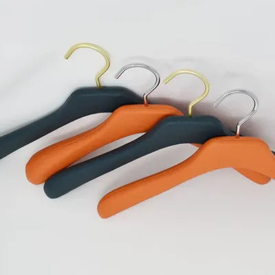 Walk-in closets - Hangers sheathed with leather, PU leather or microfiber, Elegance coll - MON CINTRE