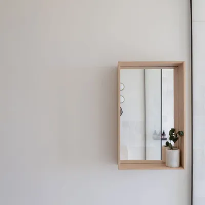 Mirrors - CAMPO – Minimalist Wall Mirror in Oak Wood, Medium - MOR