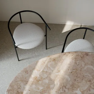 Tables Salle à Manger - AITAI – Table à manger  avec plateau en pierre calcaire Lioz et struct - MOR