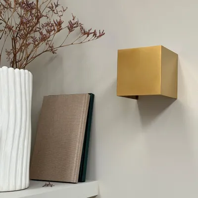 Wall lamps - Venus 10x10 Brass wall light indoor - DYBERG LARSEN