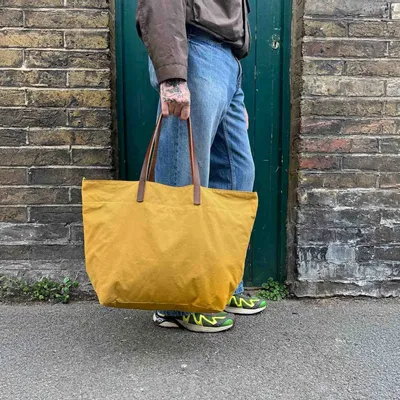 Sacs et cabas - Jenny Tote - Grand sac fourre-tout en coton ciré vert clair - MIMI BERRY