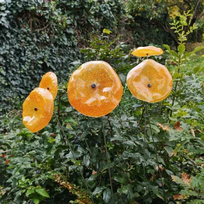 Floral decoration - Medium size funnel shaped glass flower for outdoor use in transparent, yellow, orange colour with 1 meter stainless steel stem - CARNEOL GLASS