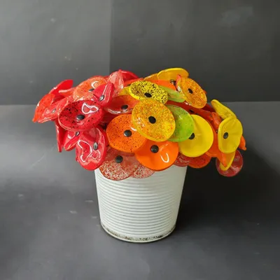 Floral decoration - Small Glass Flower For Outside In Red-Black On Flexible Stem - CARNEOL GLASS