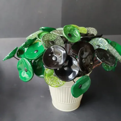 Floral decoration - Small Glass Flower For Outside In Green On Flexible Stem - CARNEOL GLASS