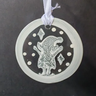 Autres décorations de Noël - Décoration en verre représentant un elfe debout peint à la main en blanc - CARNEOL GLASS