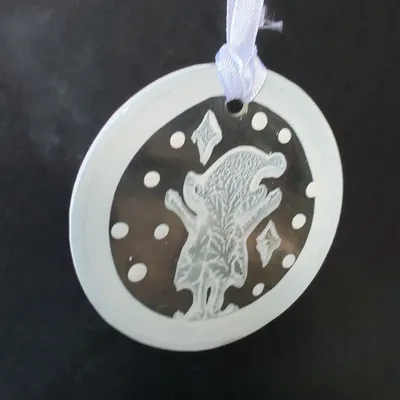 Other Christmas decorations - White hand-painted standing elf glass ornament - CARNEOL GLASS