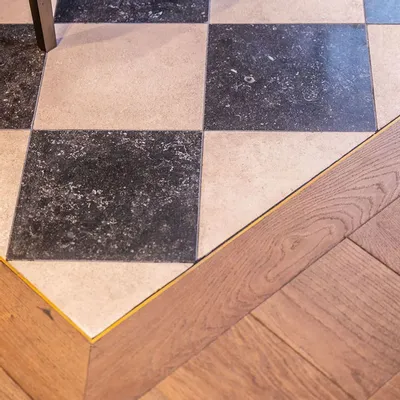Indoor floor coverings - Checkerboard paving in Nivernais stone - LIGERIO