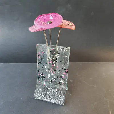 Vases - Small transparent 8x13 cm fuscia-white-black spotty vase with 3 small flowers - CARNEOL GLASS