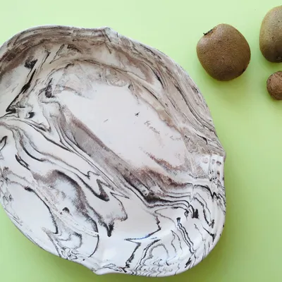 Ceramic - Luigi, large Louis XV dish - FAIENCES DE MILLOUX - FABRICE BÉQUET CRÉATIONS