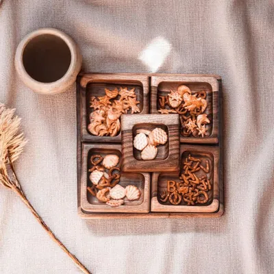Plats et saladiers - Plateau à collation pour bébé en bois Sheesham, élégant et pratique - MAISON ZOE