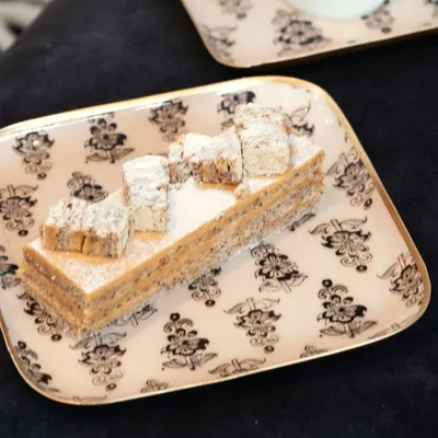 Plateaux - Plateaux en métal émaillé borduré dorée peinte main - MAISON LILO