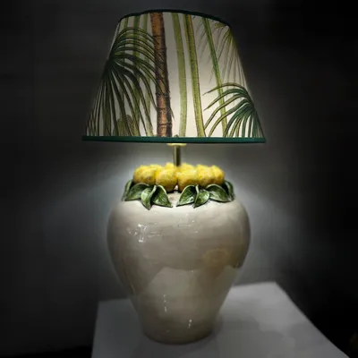 Objets design - Lampe coupe aux citrons de Sicile h 27 (h 52 avec abat-jour Ø 40) - CERAMICHE SOFIA