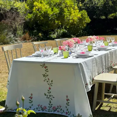 Table cloths - ROSE TRELLIS Linen Tablecloth & Napkins - SUMMERILL AND BISHOP