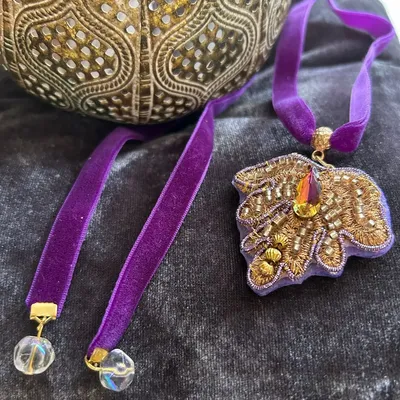 Bijoux - Collier Feuille - FIL MAIN